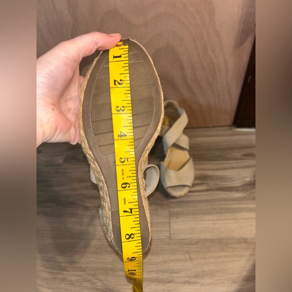 Solanz Tan Shimmer Espadrille Wedge Helena Size 6.5 - Picture 6 of 6